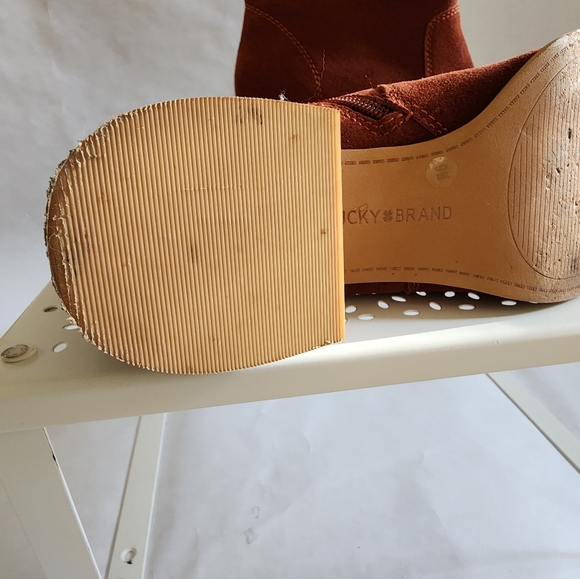 Lucky Brand Burgundy Brown Suede Zip-up Ankle Boots Sz 9 - Picture 10 of 13